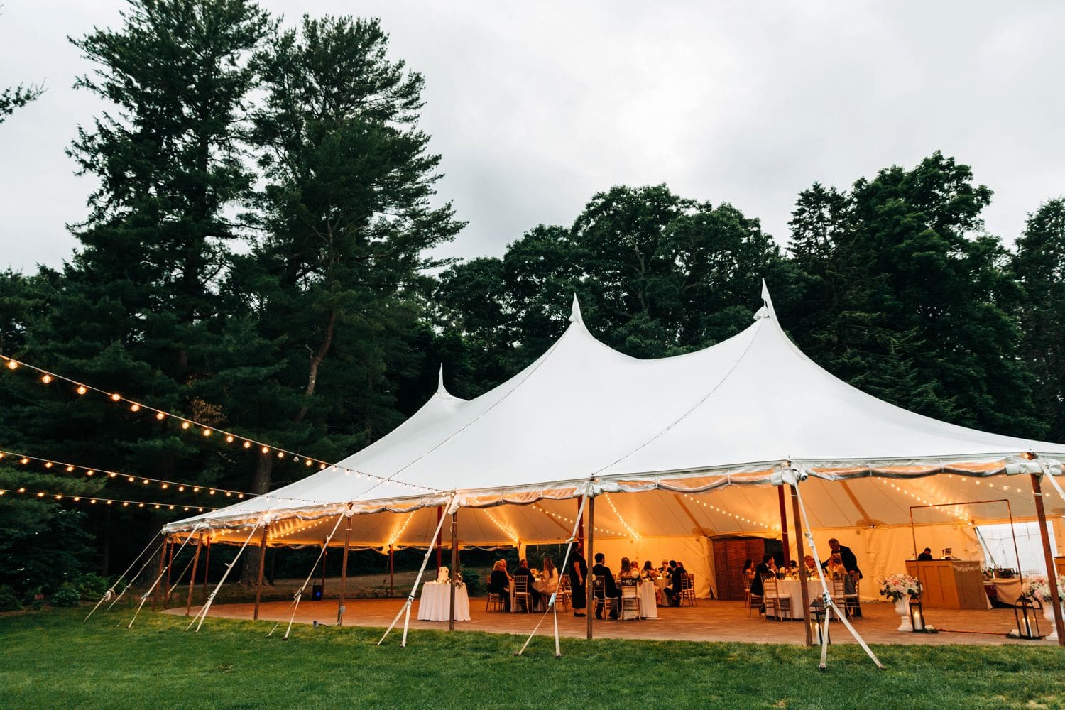 estate-moraine-farm-wedding-tent-reception